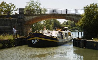 canal river barge Provence