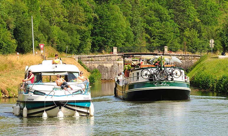 Passing boats