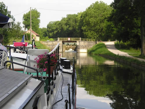 Lock number 14 on the Saone side of the canal