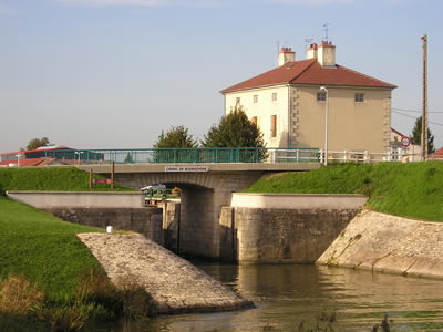 Canal entrance at Saint Jean de Losne