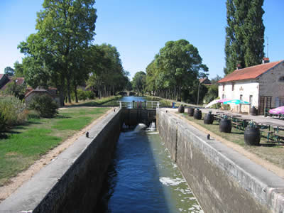 Lock number 8 at Vandenesse
