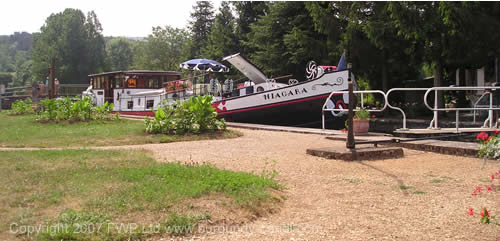 Lock house at Sainte Marie sur Ouche