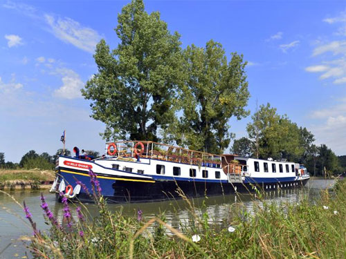 Belle Epoque hotel barge