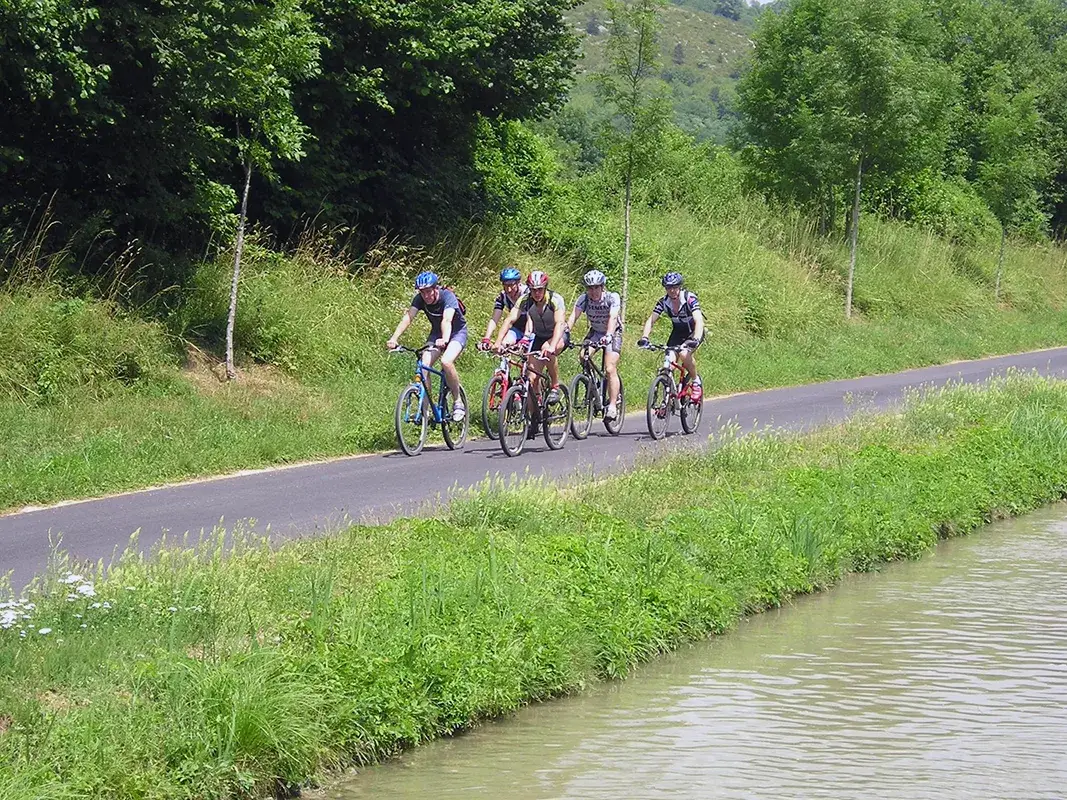 Burgundy cycling