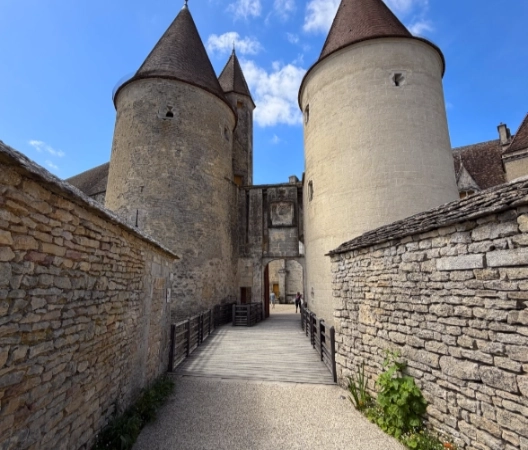 The entrance to the castle