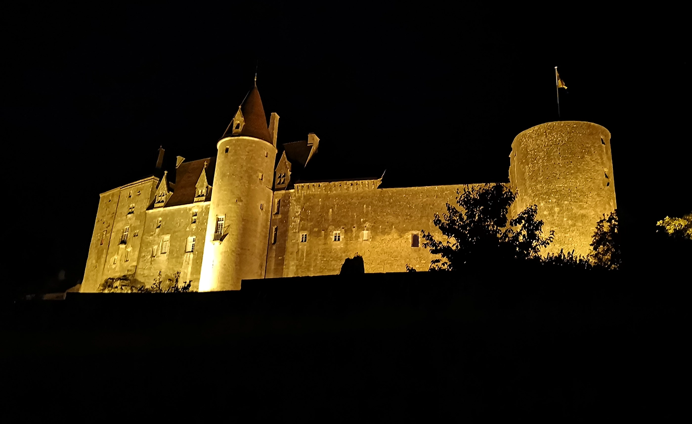 A night view of Chateauneuf