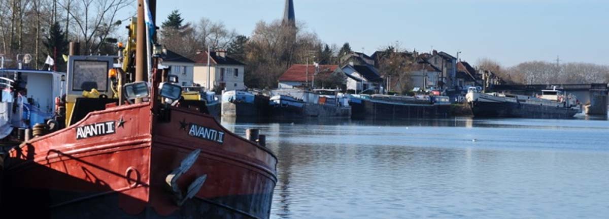 Barges moored in Saint Jean de Losne