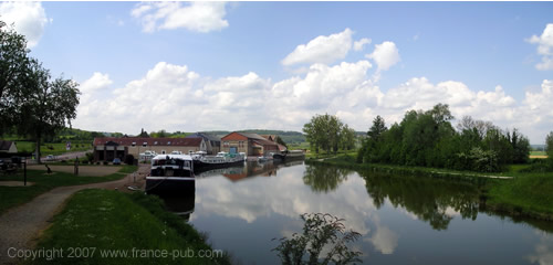 Port of Veneray les Laumes