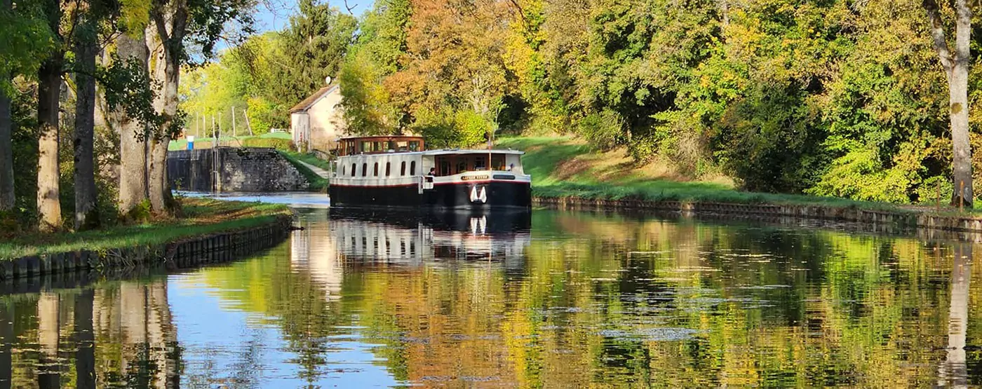 Barge holidays on the Burgundy Canal